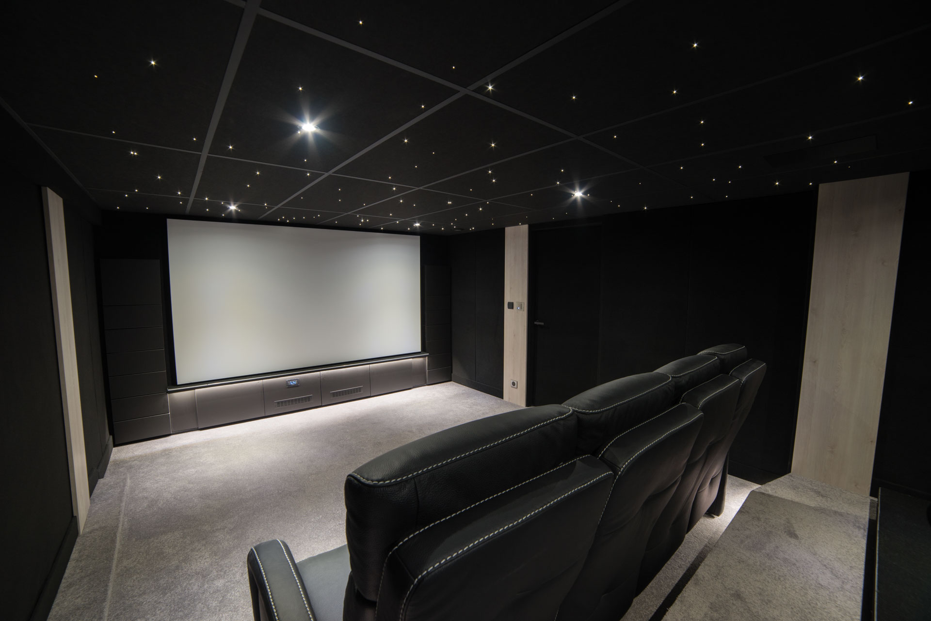 Salle de cinéma privée à Etamples