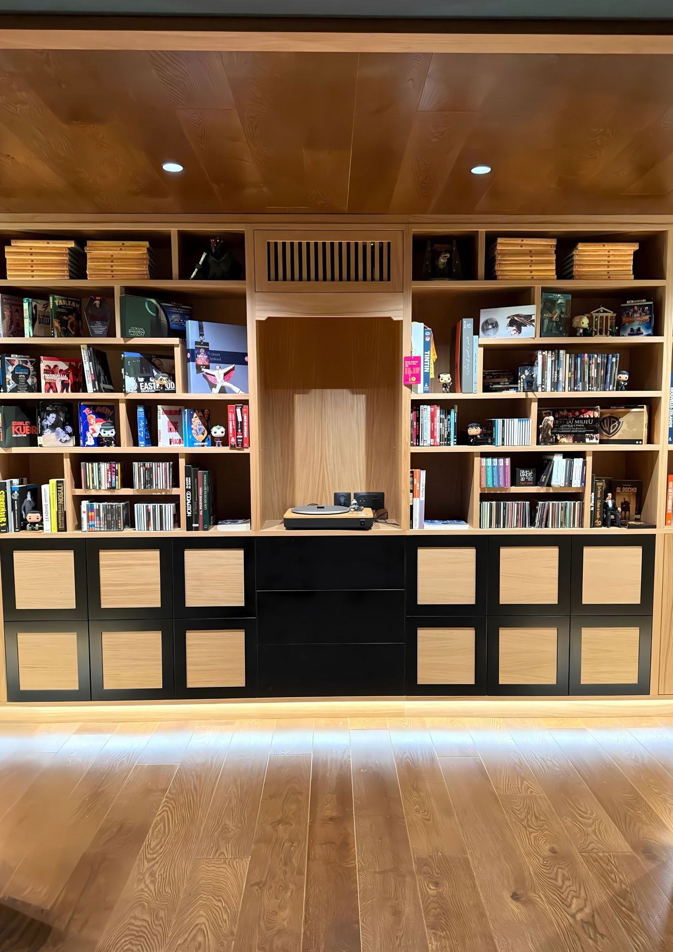 Private cinema room in Saint-Tropez