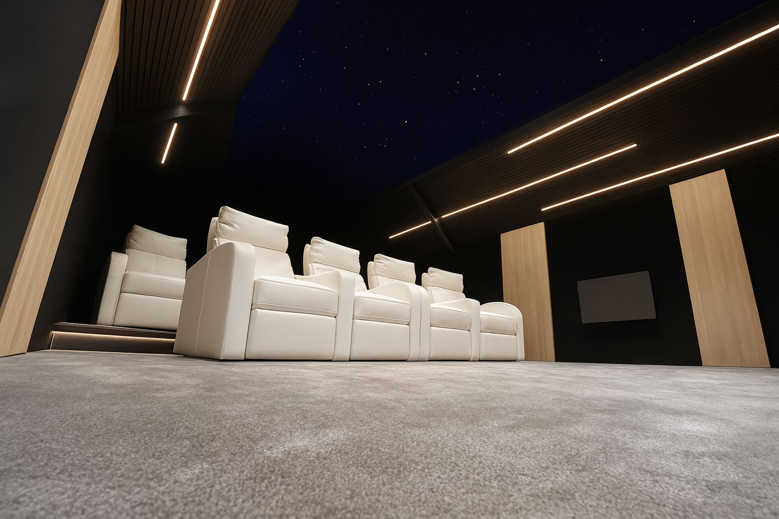 Ciel étoilé, panneaux en bois clair et éclairages linéaires dans une salle de cinéma privée