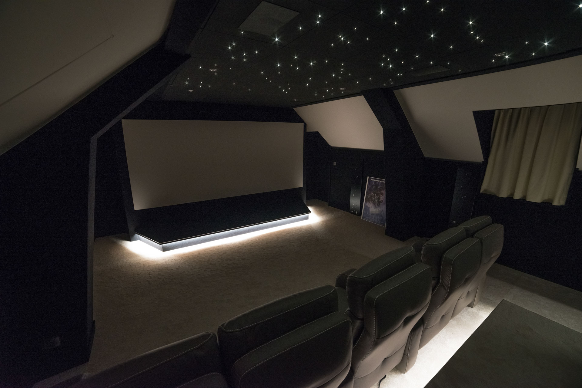 Private cinema room in Melun